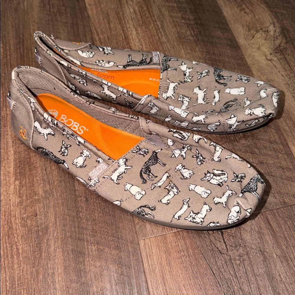 Bob’s from Skechers‎ Dog print shoes memory foam size 9
